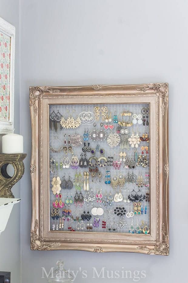mind-blowing hacks to organize your closet