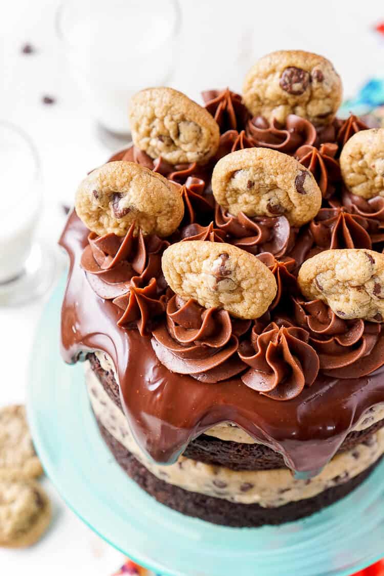 Easy Christmas Cakes Ideas That You'll Want to Try This Year